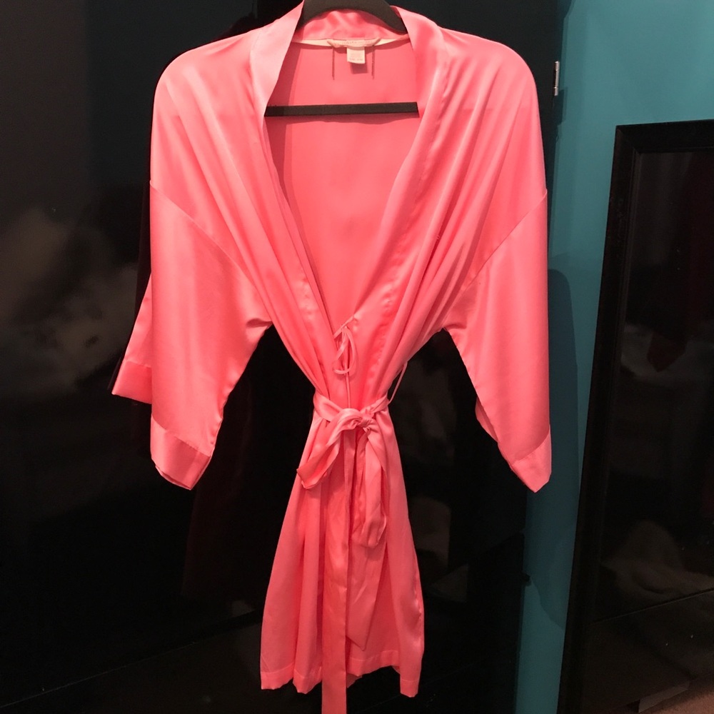 VS silk robe
